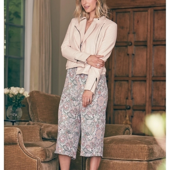 Cupcake and Cashmere Paisley Cropped Romper NWT - Picture 2 of 12